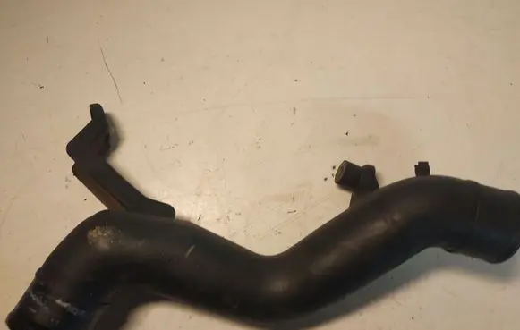 Toyota Avensis T220 Intercooler hose/pipe