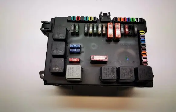 Mercedes-Benz S W221 Fuse module A2215405950 A2215451401 A0025421319