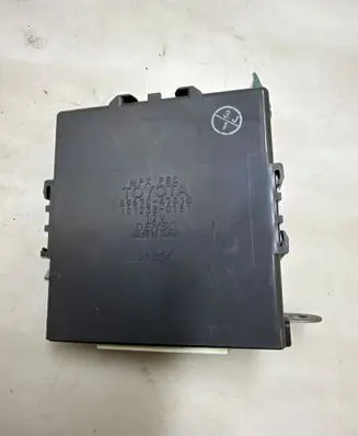 Toyota Prius (NHW20) Power management control unit 8967047010 1012380151