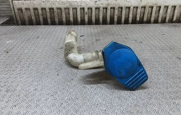 Volkswagen Touran I Window washer liquid tank fill tube 
