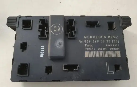 Mercedes-Benz Vito Viano W639 Door control unit/module 6398200026