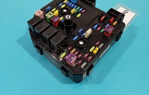Opel Antara Fuse box set 95903657 IMPRK1401134