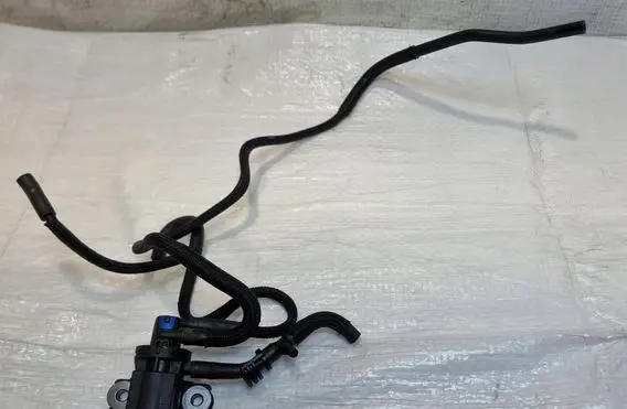 Ford Kuga II Valve vacuum 9808206880