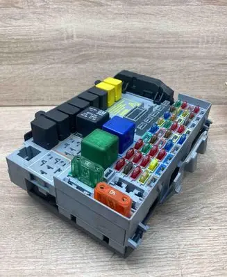 Opel Astra G Fuse module 24412497 24431677