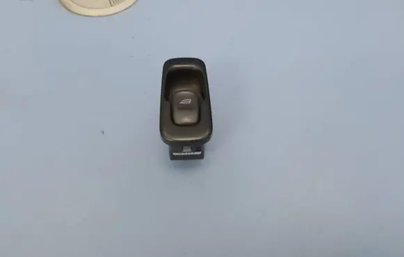 Volvo S80 Electric window control switch 9476695