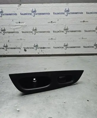 Nissan X-Trail T32 Electric window control switch 829614CE0A