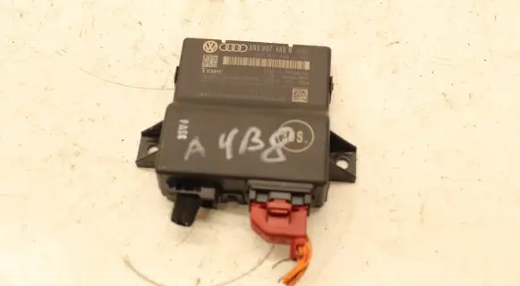 Audi A4 S4 B8 8K Gateway control module 8R0907468N