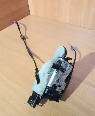Citroen C4 Grand Picasso Front door lock 24094158