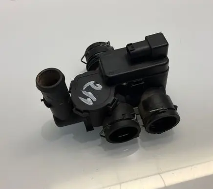 Mercedes-Benz E W211 Coolant heater control valve A2118320584 2118320584
