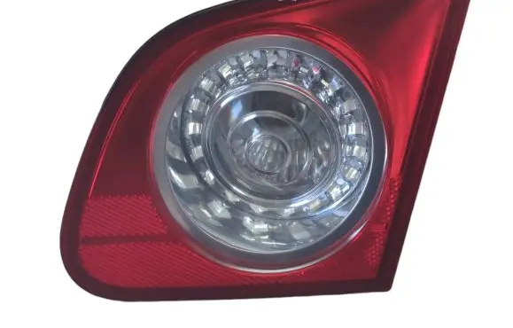 Tailgate rear/tail lights