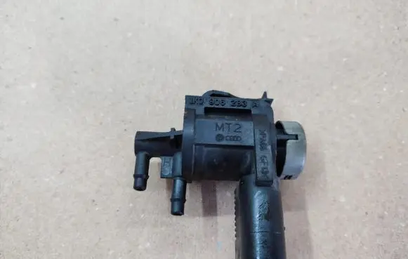 Audi A4 S4 B8 8K Turbo solenoid valve 1K0906283A