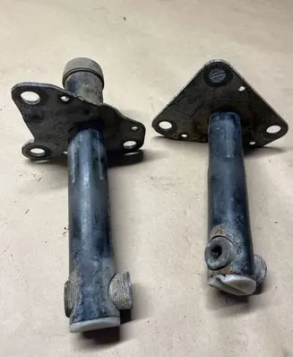 Volkswagen PASSAT B5 Front bumper mounting bracket 8D0807134A 8D0807133A