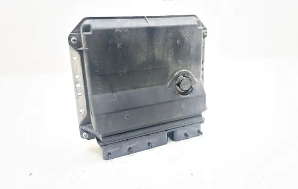 Toyota Avensis T270 Engine control unit/module 8966105D22 MB2759001921