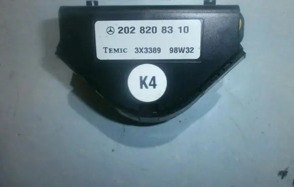 Mercedes-Benz CLK A208 C208 Other control units/modules 2028208310 3x3389