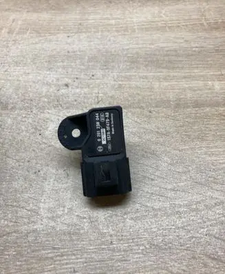 Ford Mondeo Mk III Air pressure sensor 1S7A9F479AB 0261230044