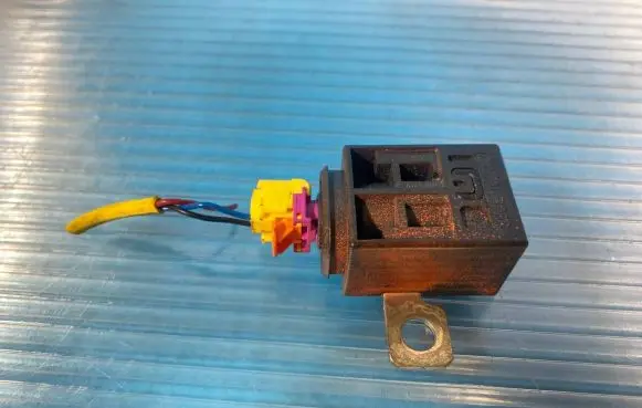 Audi A6 S6 C6 4F Ignition-blocking relay 