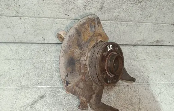 Volkswagen Golf IV Front wheel hub spindle knuckle