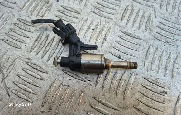 Fuel injector