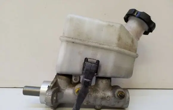 Hyundai Tucson JM Master brake cylinder BM341106 BM111073C
