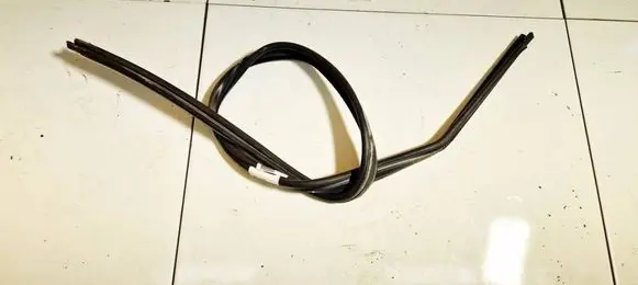 Peugeot 206 Rubber seal front coupe door m946720 16023767