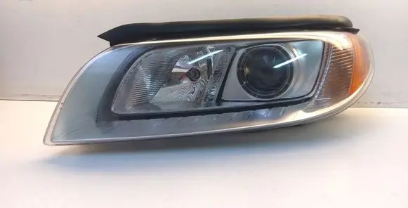 Volvo V70 Headlight/headlamp 31214347