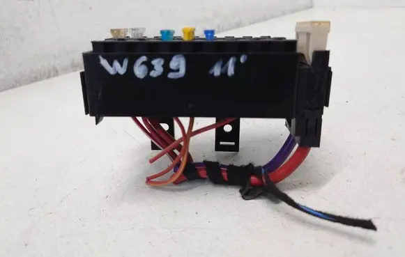 Mercedes-Benz Vito Viano W639 Fuse box set A6385454440 6385454440