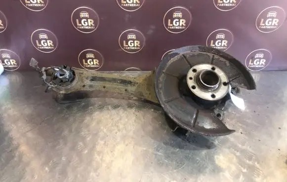 Volvo V70 Rear wheel hub spindle/knuckle D3B5A 0817624