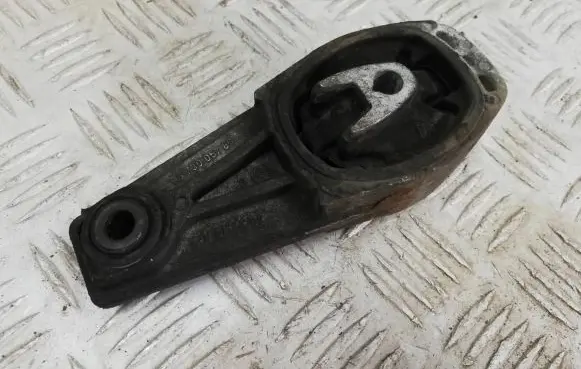 Citroen DS3 Engine mount bracket 9673005780