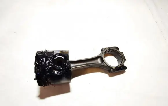Volkswagen PASSAT B5 Piston with connecting rod 038j