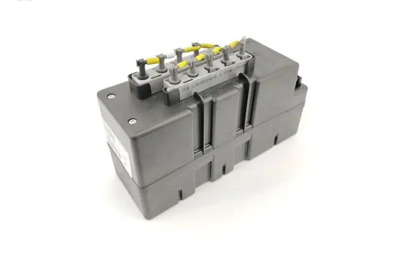 Mercedes-Benz S AMG W221 Central locking vacuum pump 2208000848