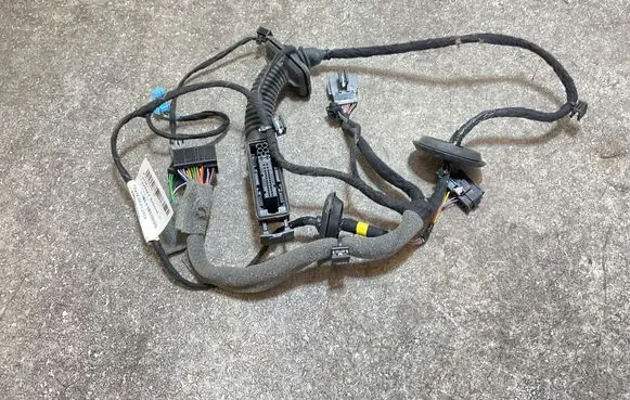 Volvo XC40 Front door wiring loom 32375404 P32375404B F41177