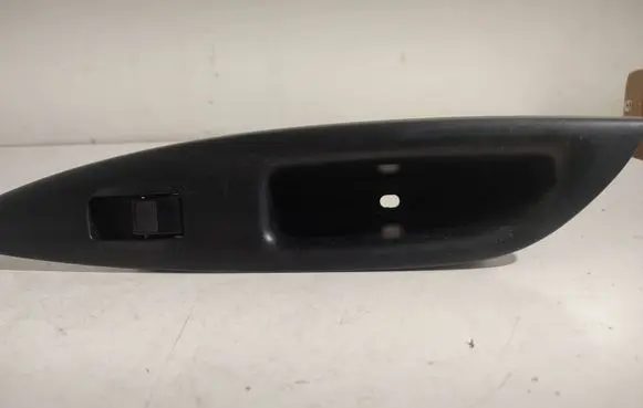 Mazda 6 Electric window control switch Gj6a685l6