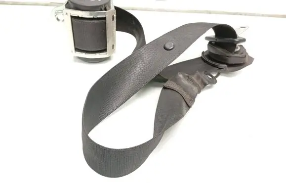 Mercedes-Benz ML W164 Front seatbelt A2518607585