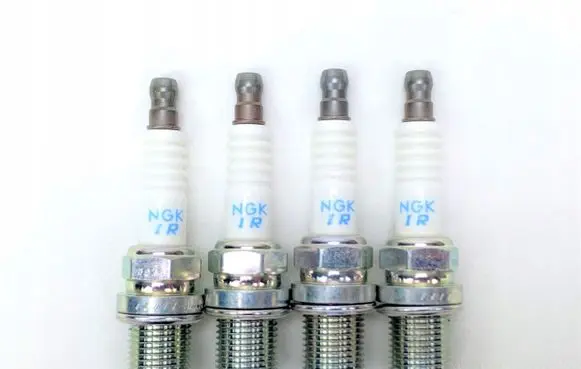 Land Rover Range Rover Sport L320 Spark plug LR005253