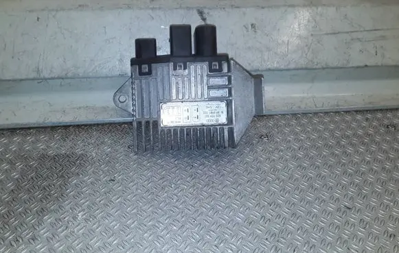 Audi A2 Coolant fan relay 8Z0959501