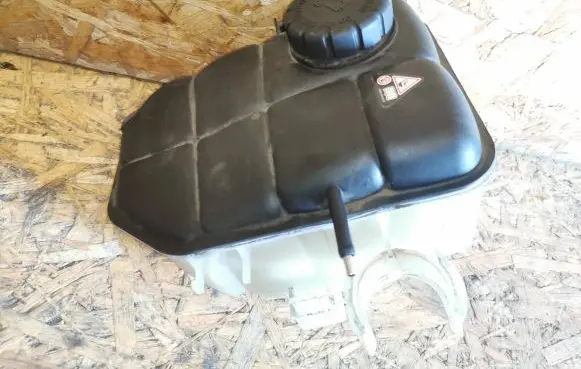 Mercedes-Benz CLC CL203 Coolant expansion tank/reservoir 2035000049