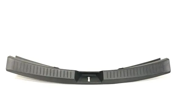 Trunk/boot sill cover protection