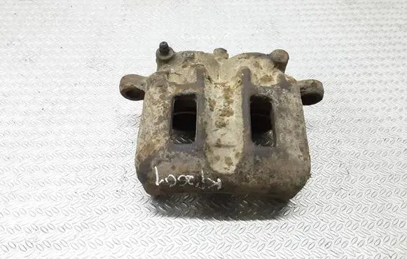 Mitsubishi Pajero Front brake caliper
