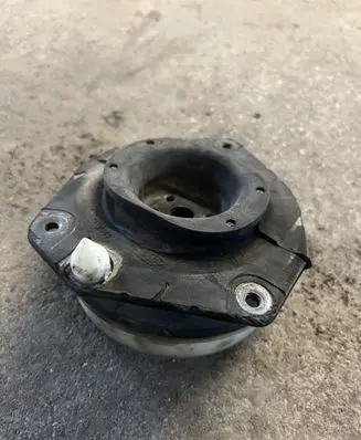 Renault Megane II Coil spring mount 