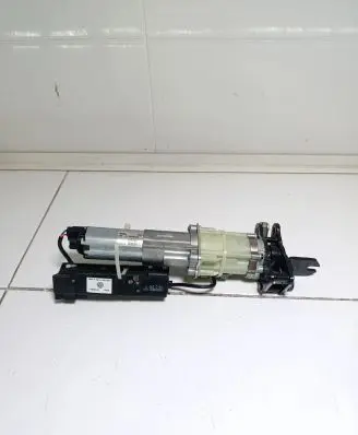 Volkswagen PASSAT B7 Tailgate hydraulic pump motor E5100080C 3C9827383J