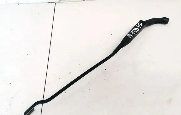 Front wiper blade arm
