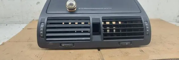 Skoda Octavia Mk2 (1Z) Dash center air vent grill 1Z0820951 2107361
