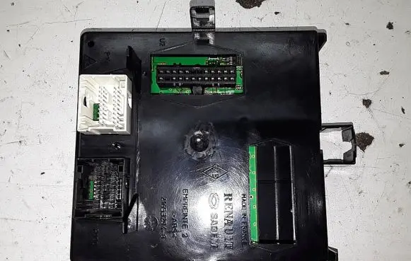 Renault Espace IV Engine control unit/module 8200403409