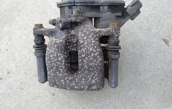 Nissan Juke II F16 Rear brake caliper 440102370R