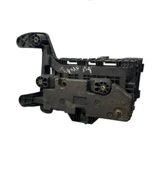 Volkswagen Tiguan Battery tray 1K0915333