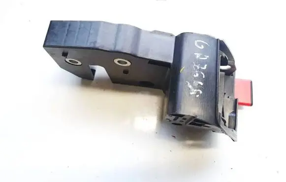 Volkswagen PASSAT B6 Seat back rest lock catch 3c9885682