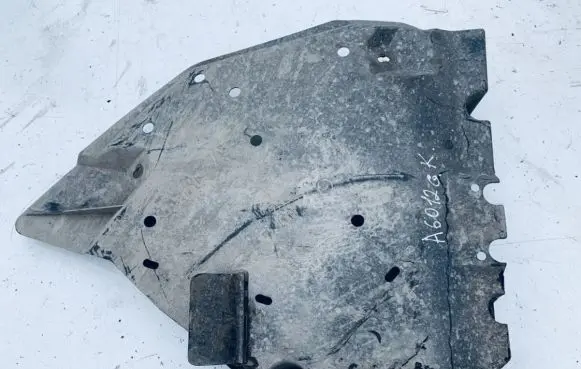 Mitsubishi Lancer X Engine splash shield/under tray