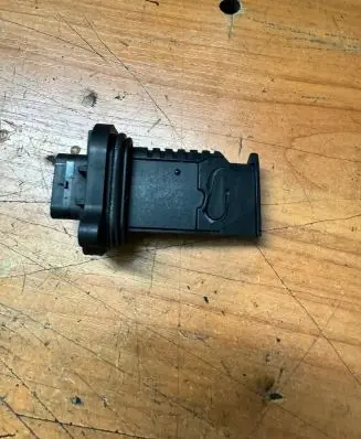 BMW 5 F10 F11 Mass air flow meter 8506408 289710397 0281006092