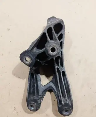 Audi A4 S4 B8 8K Engine mounting bracket 8K0199307