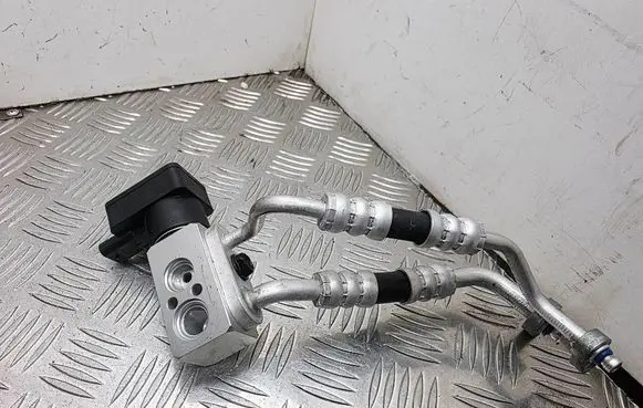 KIA Niro Air conditioning (A/C) expansion valve T416231830 EAT25M4003